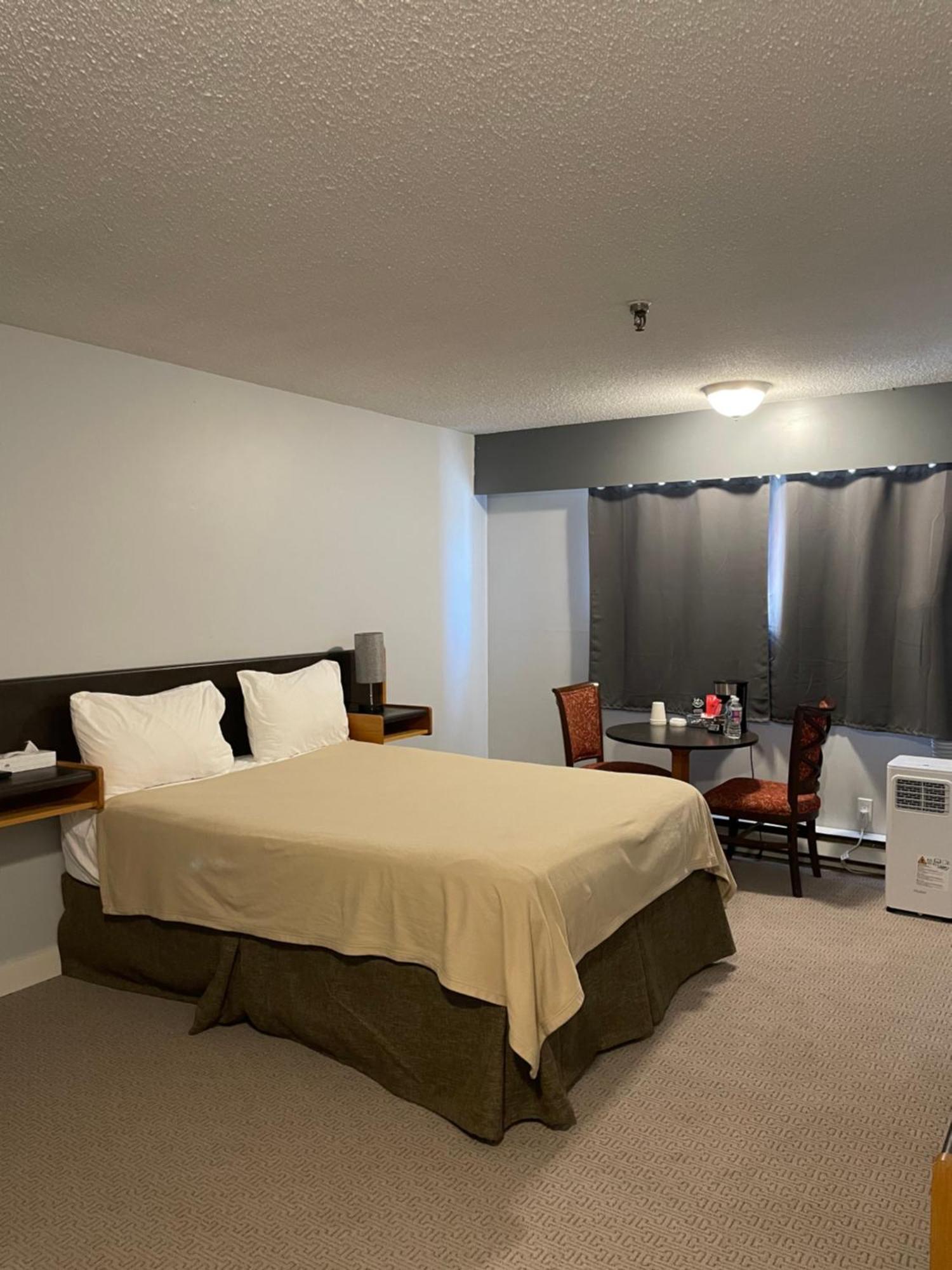 Nechako Valley Inn Vanderhoof エクステリア 写真